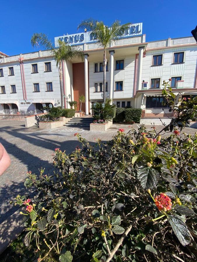Venus Park Hotel カステル・ヴォルトゥルノ エクステリア 写真