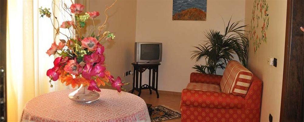 Venus Park Hotel カステル・ヴォルトゥルノ エクステリア 写真