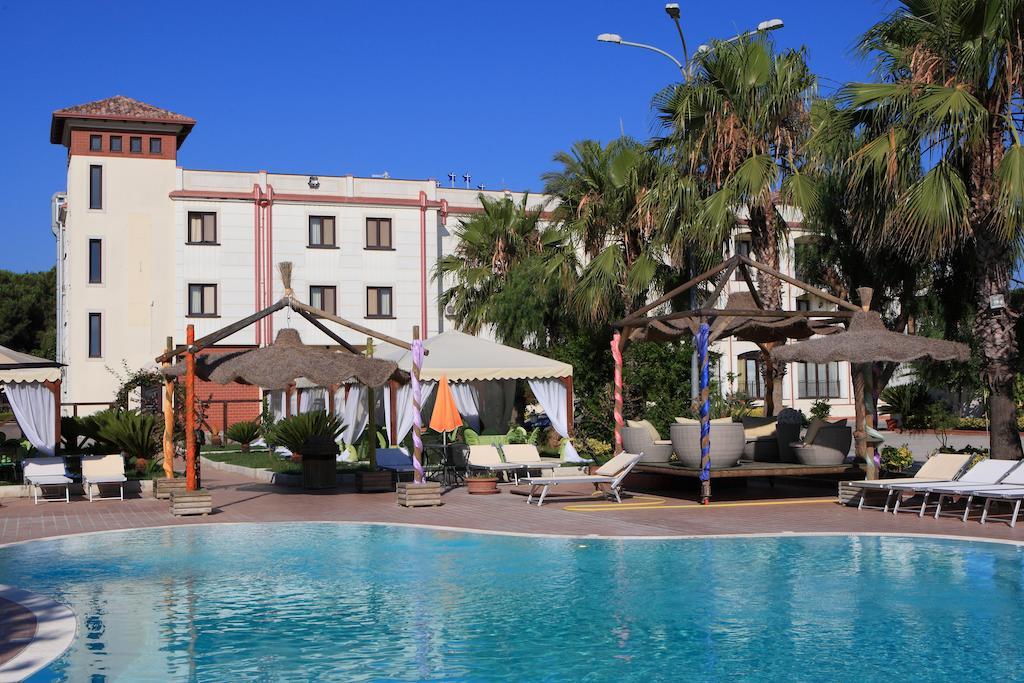 Venus Park Hotel カステル・ヴォルトゥルノ エクステリア 写真