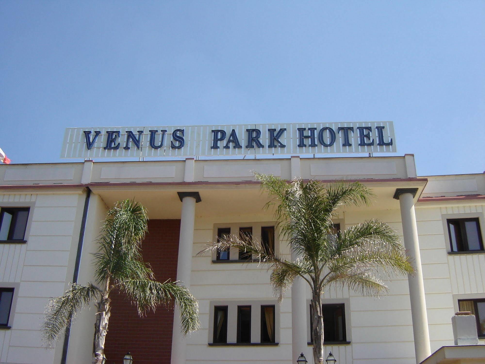 Venus Park Hotel カステル・ヴォルトゥルノ エクステリア 写真